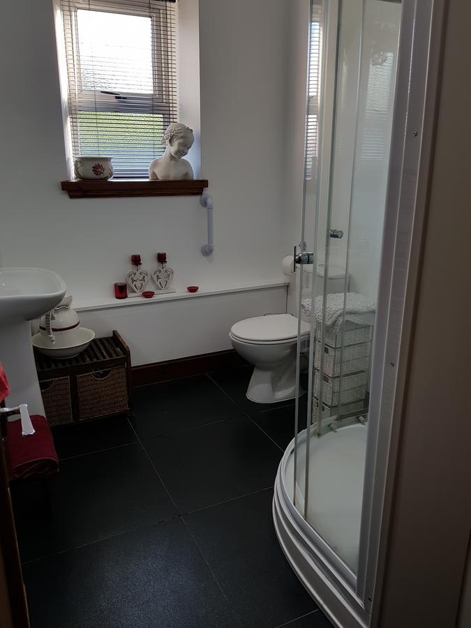 Room @ Jasmine Cottage Bathgate Exterior foto